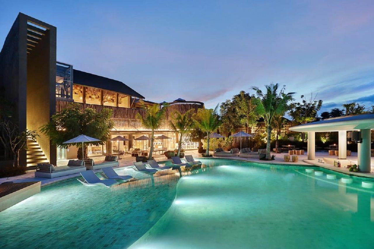 Cross Bali Breakers Hotel Jimbaran  Luaran gambar