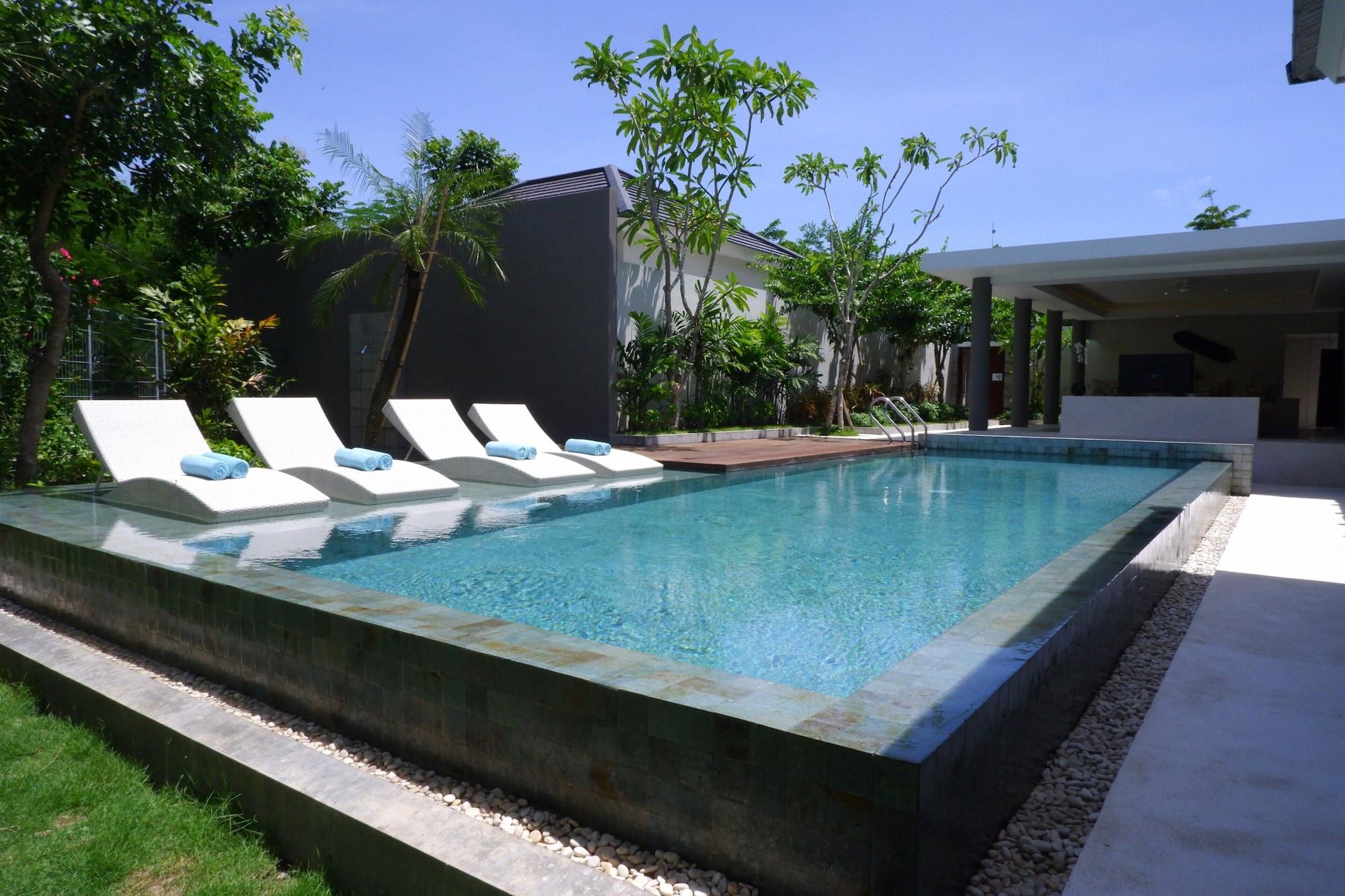Cross Bali Breakers Hotel Jimbaran  Luaran gambar